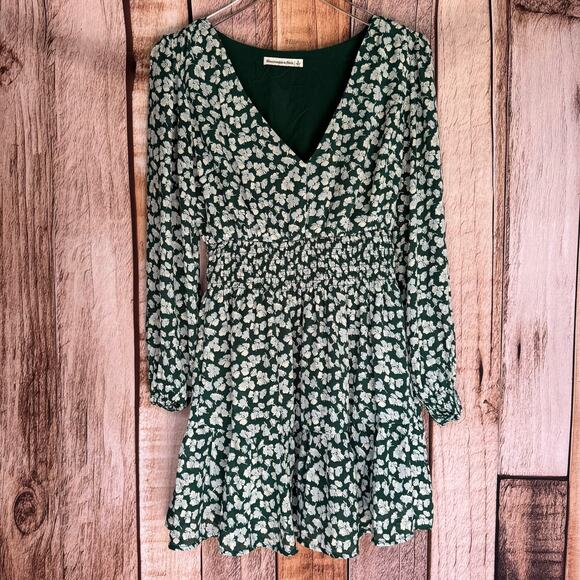 Abercrombie & Fitch Dress Green Floral Smocked Waist Mini Small Cottagecore Fall - Picture 1 of 8
